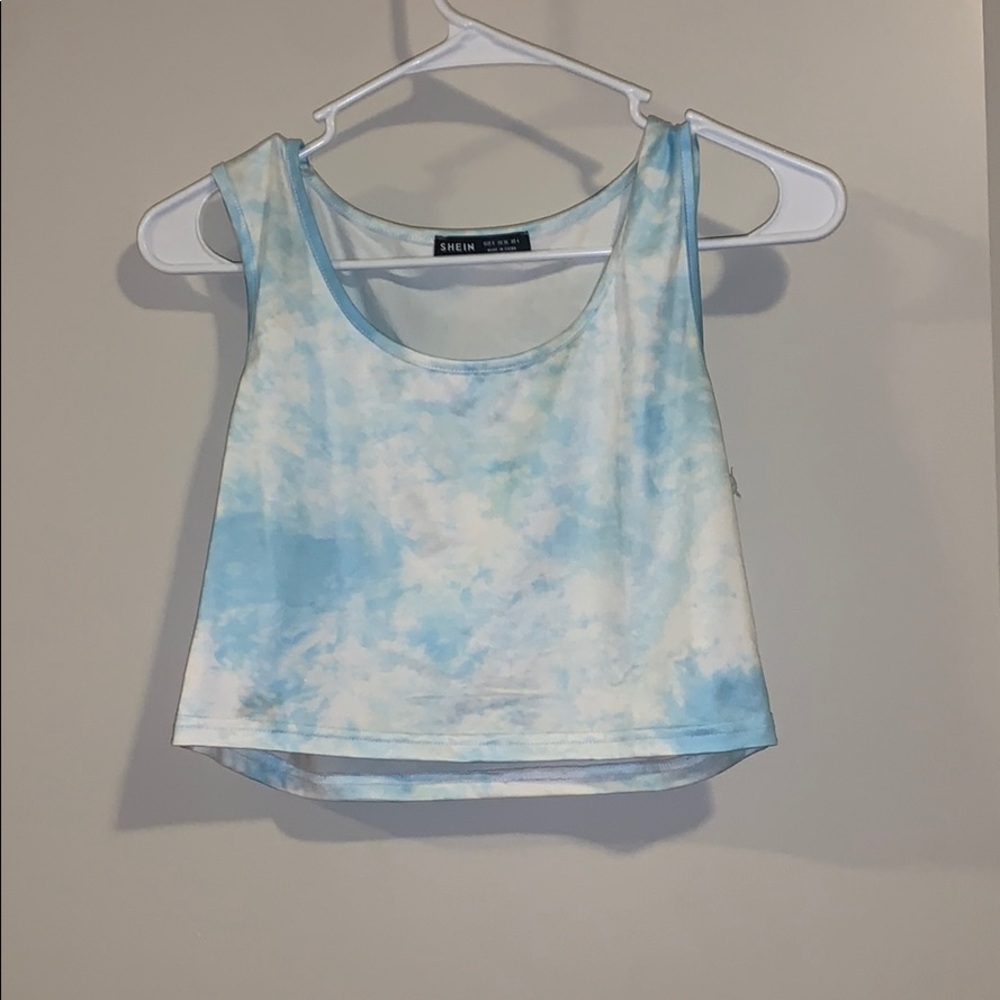Blue & white women’s crop top 🤍